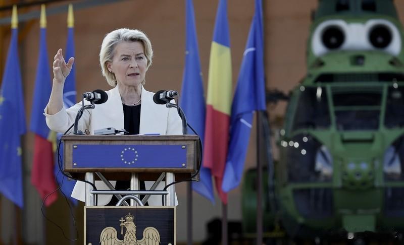 冯德莱恩身为欧盟的关键领导人，始终坚定不移地站在乌克兰一方。在俄乌冲突期间，她一