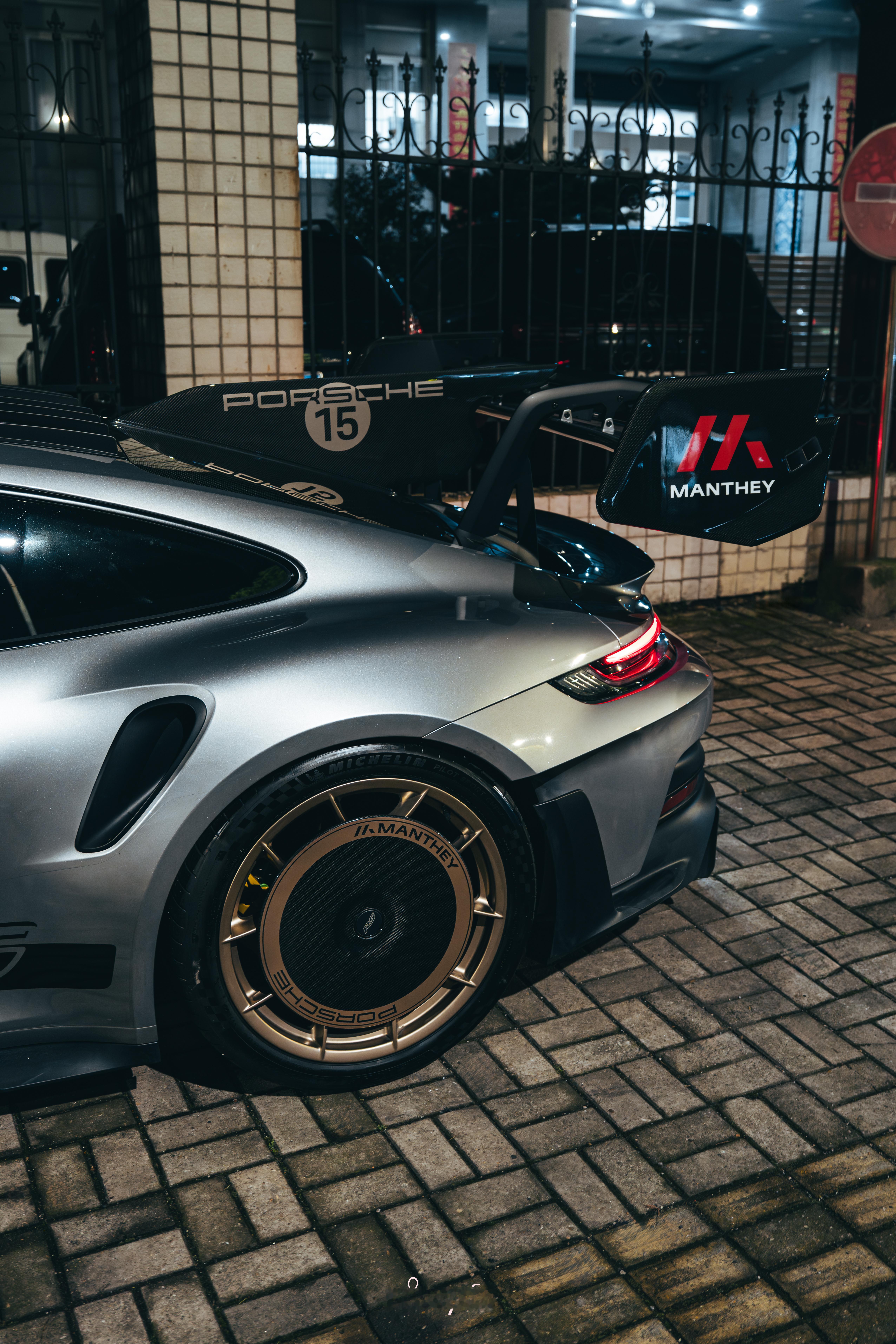 Sergio的摄影库  Porsche 992 GT3 RS by Manthe