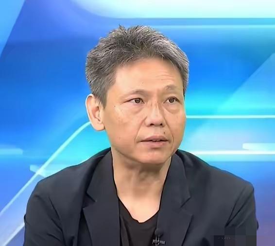 台湾地区媒体人谢寒冰在节目里发火了。面对日本菲律宾私下勾连、试图划分所谓“台湾海
