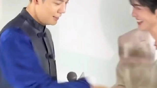 这个视频里加了什么，好幸福又好悲伤。

我也会一直等着为听瞬息二搭的🥲