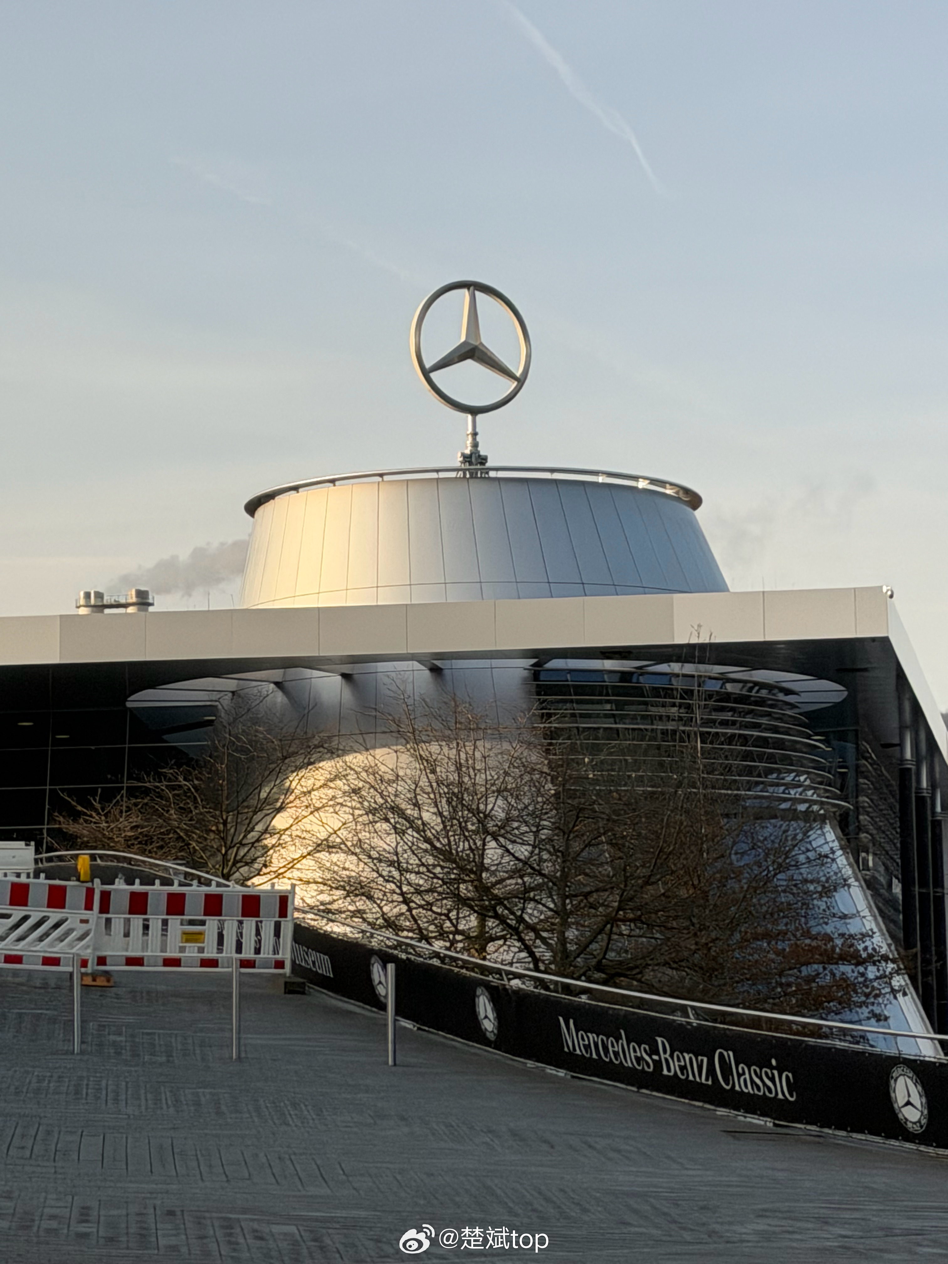 有工作证了，以后我来斯图加特是不是可以横着走了？