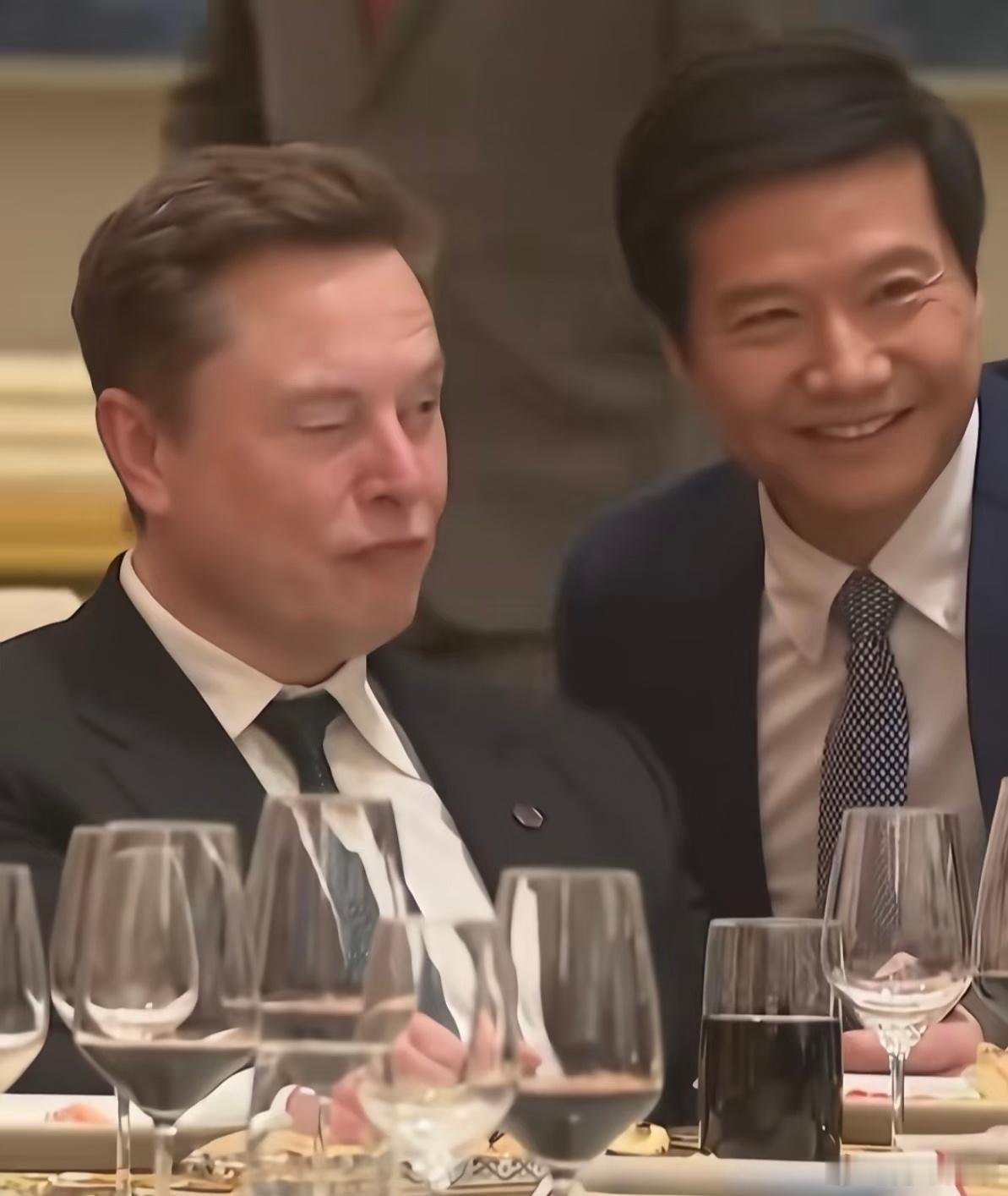 雷军马斯克合影😆哈哈哈哈哈哈哈哈哈哈哈 