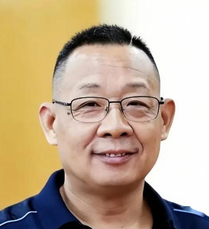 谁都没料到，胖东来这回终究没能顶住外界的舆论压力，最终做出了妥协退让的选择。胖东