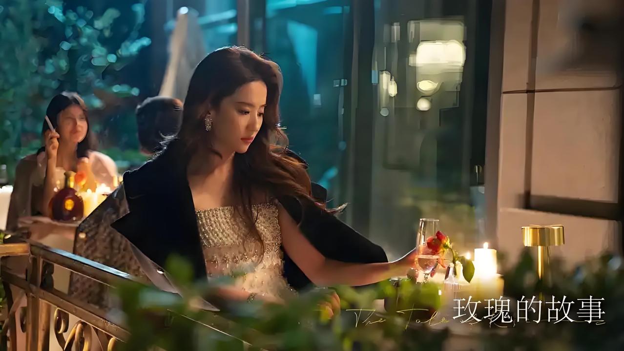 关芝芝冲到公司，对着玫瑰大喊大叫：你这个狐狸精，勾引别人男朋友，我要打死你！

