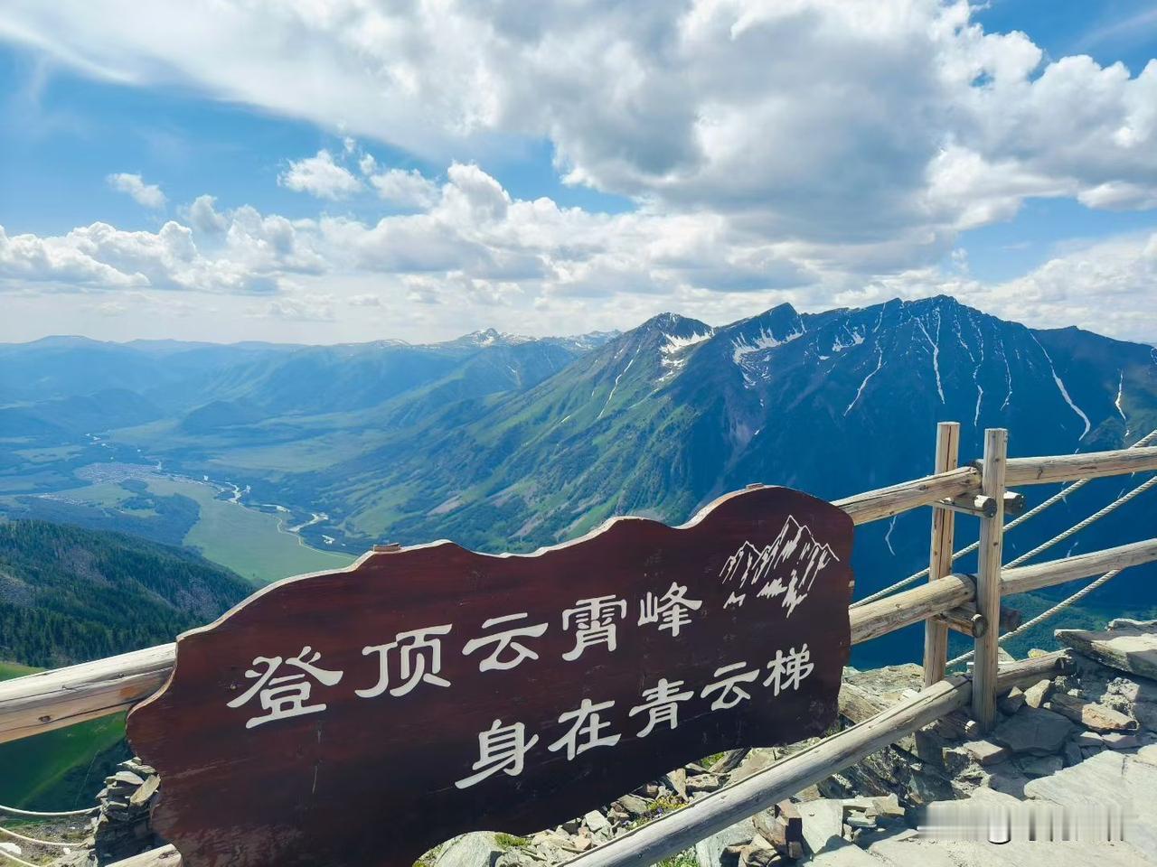 真正的男人才会对女人说，我要压扁你。
其实，我不觉得那个男人好看，会有那么大的魅