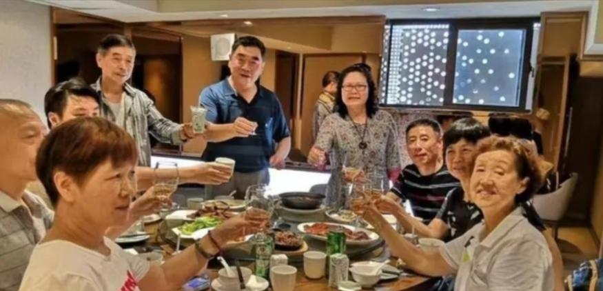 浙江男子相亲请吃饭，谁知，女方竟带23个亲戚陪同赴约，消费近19800元。男子吓