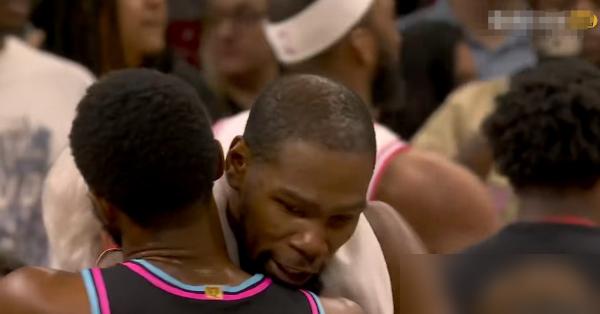 杜兰特，抡下32分，正负值全队首发唯一正数，结果球队输了。维金斯，只拿12分，却