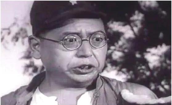 1943年，“大特务”林洪洲回老家看望父母，父亲老泪纵横地大骂道：你改名换姓，当