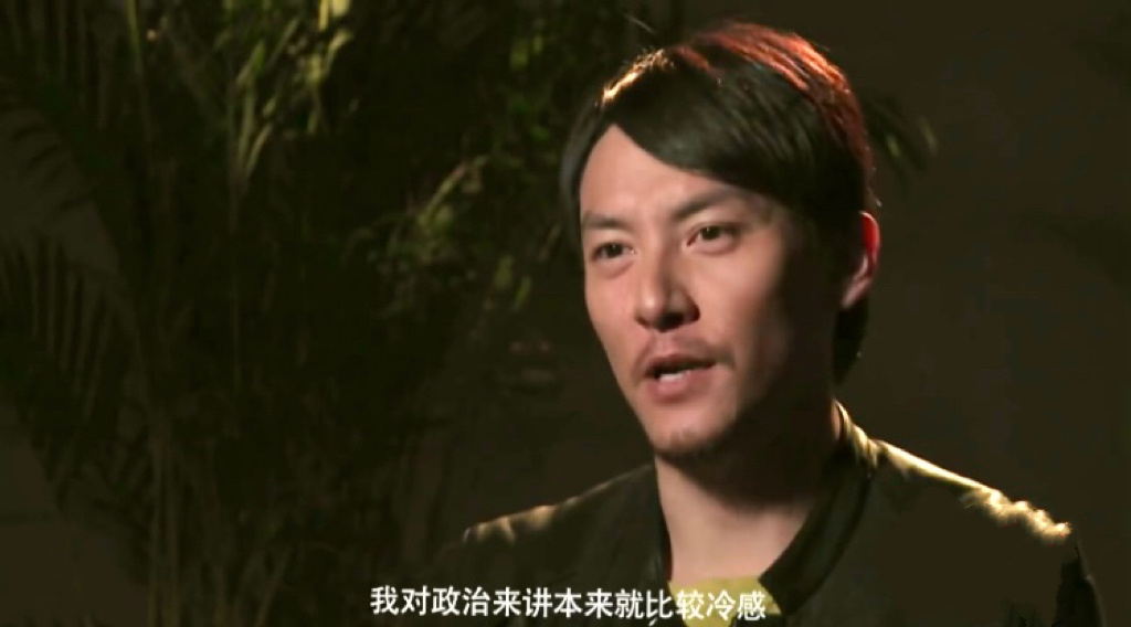 张震这样就挺好的，只专心演戏。 ​​​
