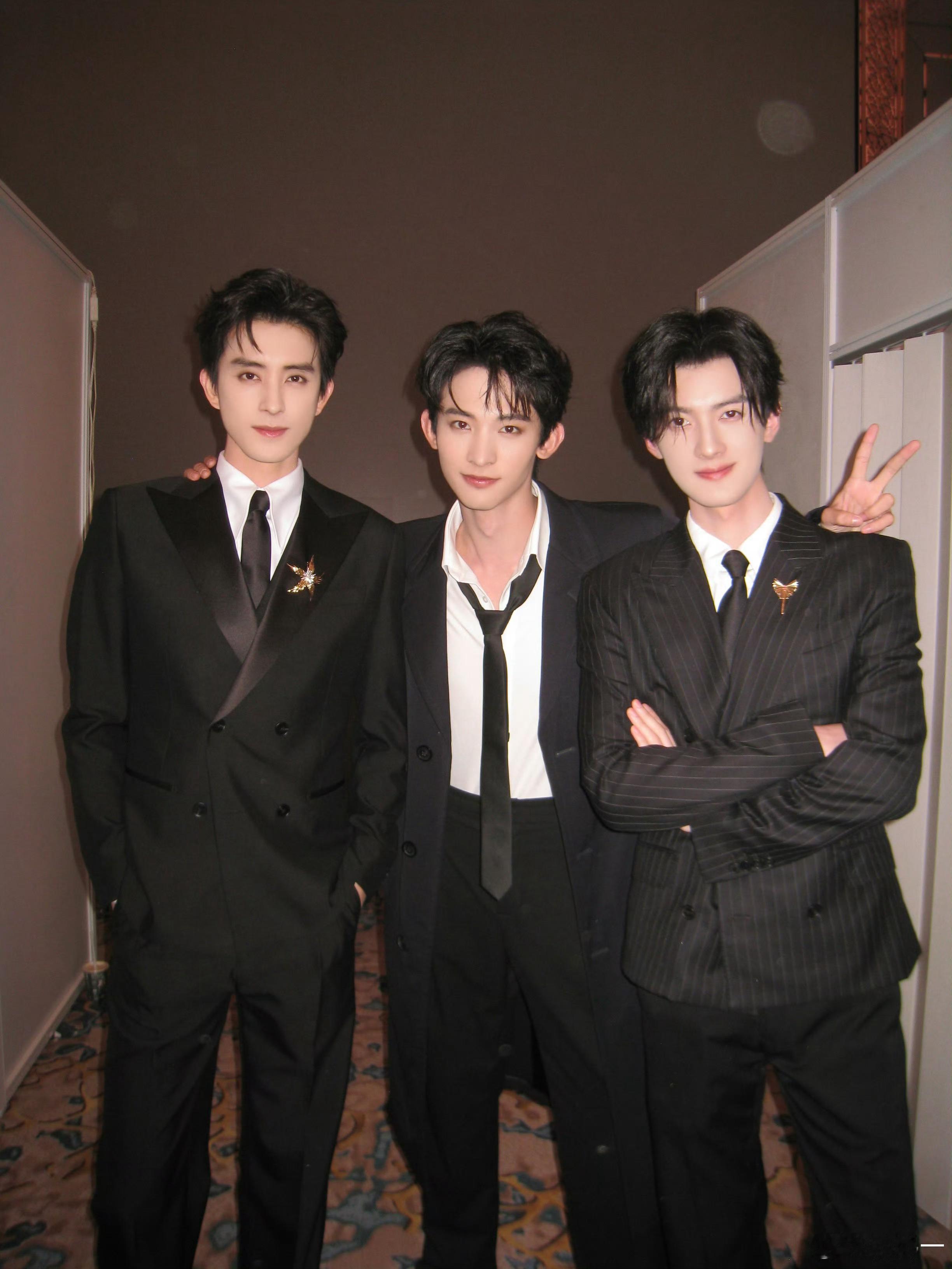 嘉尚三子！！！敖瑞鹏常华森陈鹤一同框照