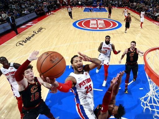 NBA 底特律活塞VS克利夫兰骑士触底反弹！骑士双核亮剑，客场复仇活塞NBA 东