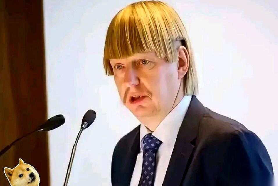 说个事儿，差点没把我给笑岔气。
一个叫爱沙尼亚的国家，对我们发最后通牒。
让我们