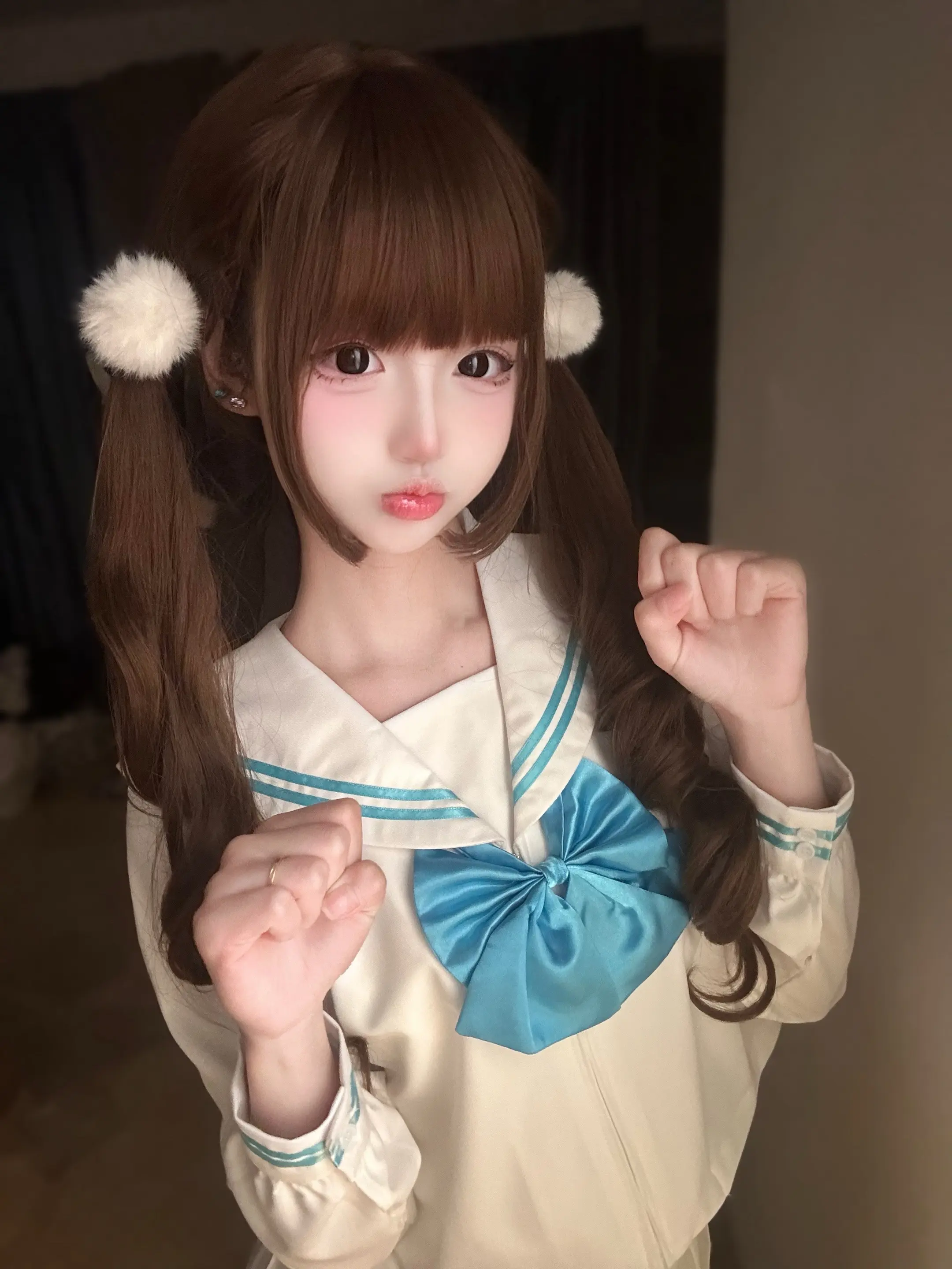 有时没生气故意闹脾气。