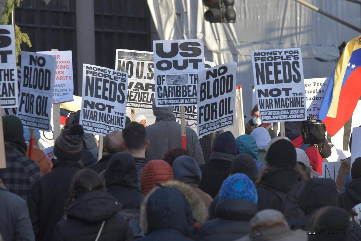 伊朗骚乱背后的经济地震：40家银行焚毁夜如何动摇国本？

来源:上林三里红

当