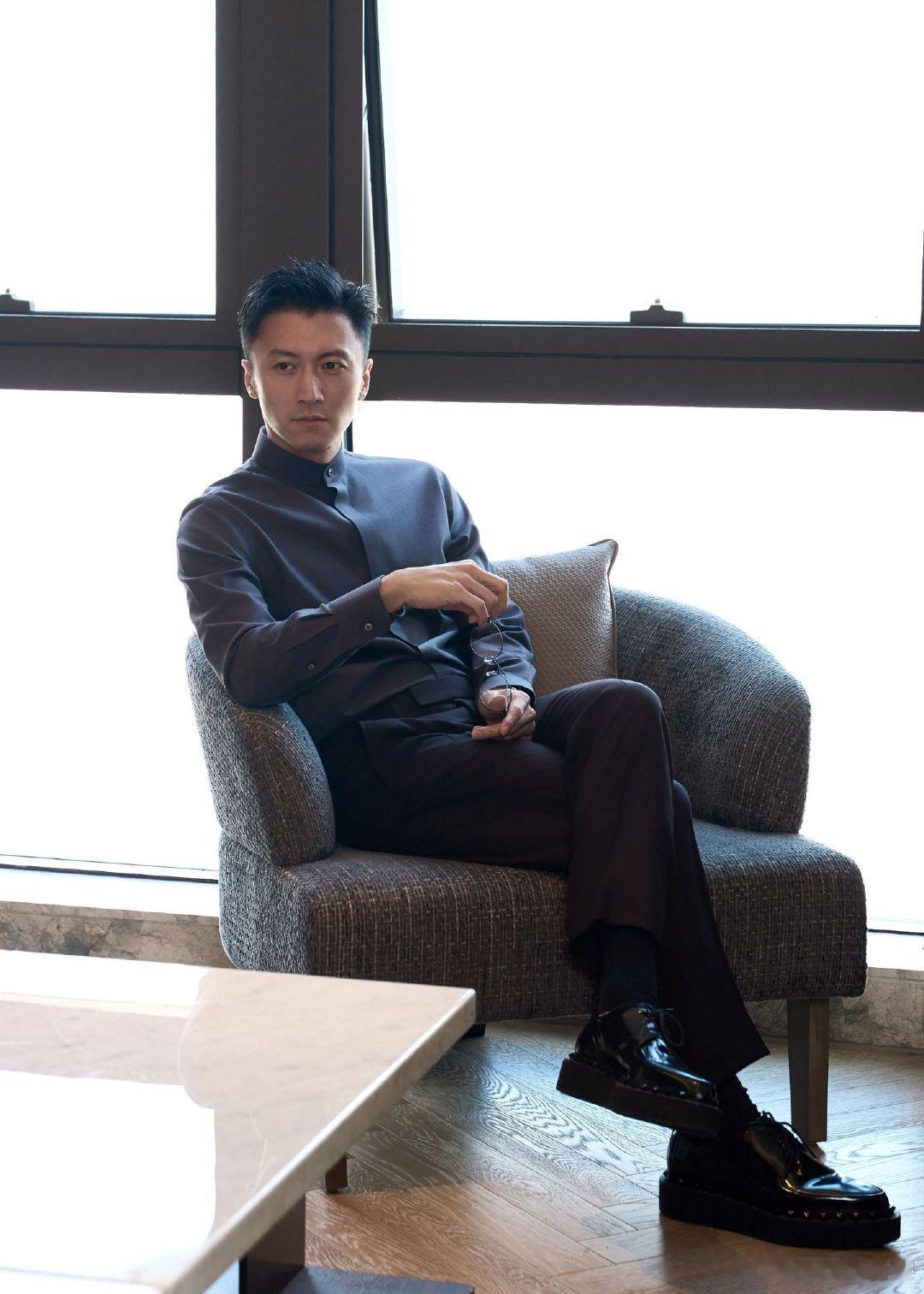 谢霆锋是懂我们这些吃货的 把半个客厅改成厨房研发新菜，谢霆锋对美食的认真劲真让人
