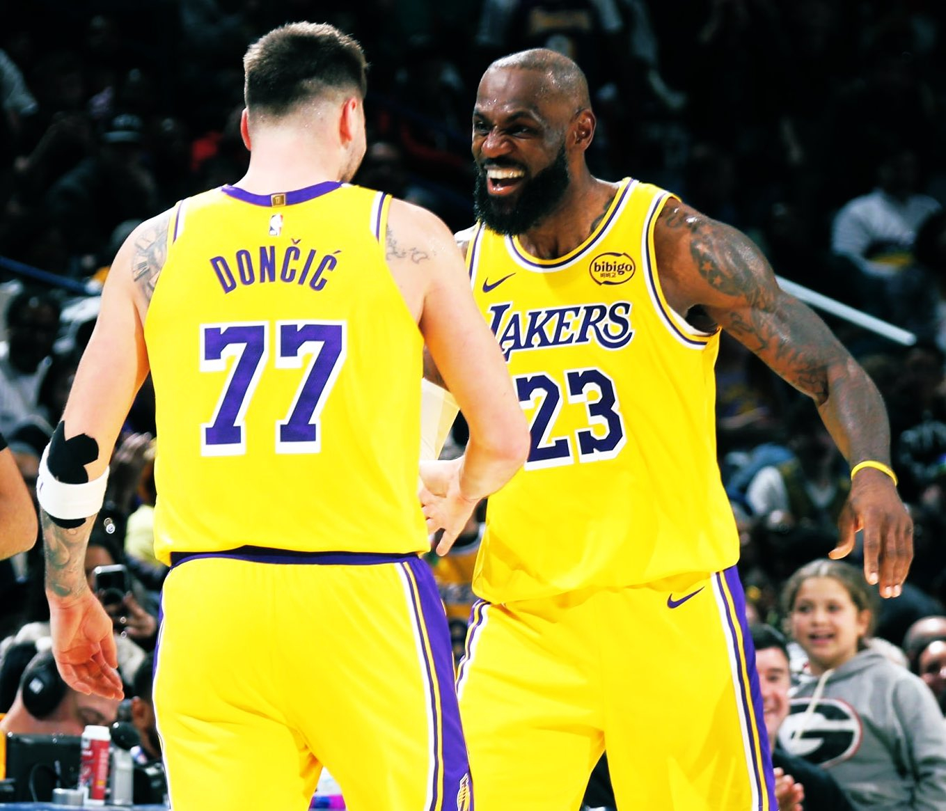 本赛季的湖人：-客场战绩高居联盟第二（13胜5负）-对阵胜率不足50%球队的战绩