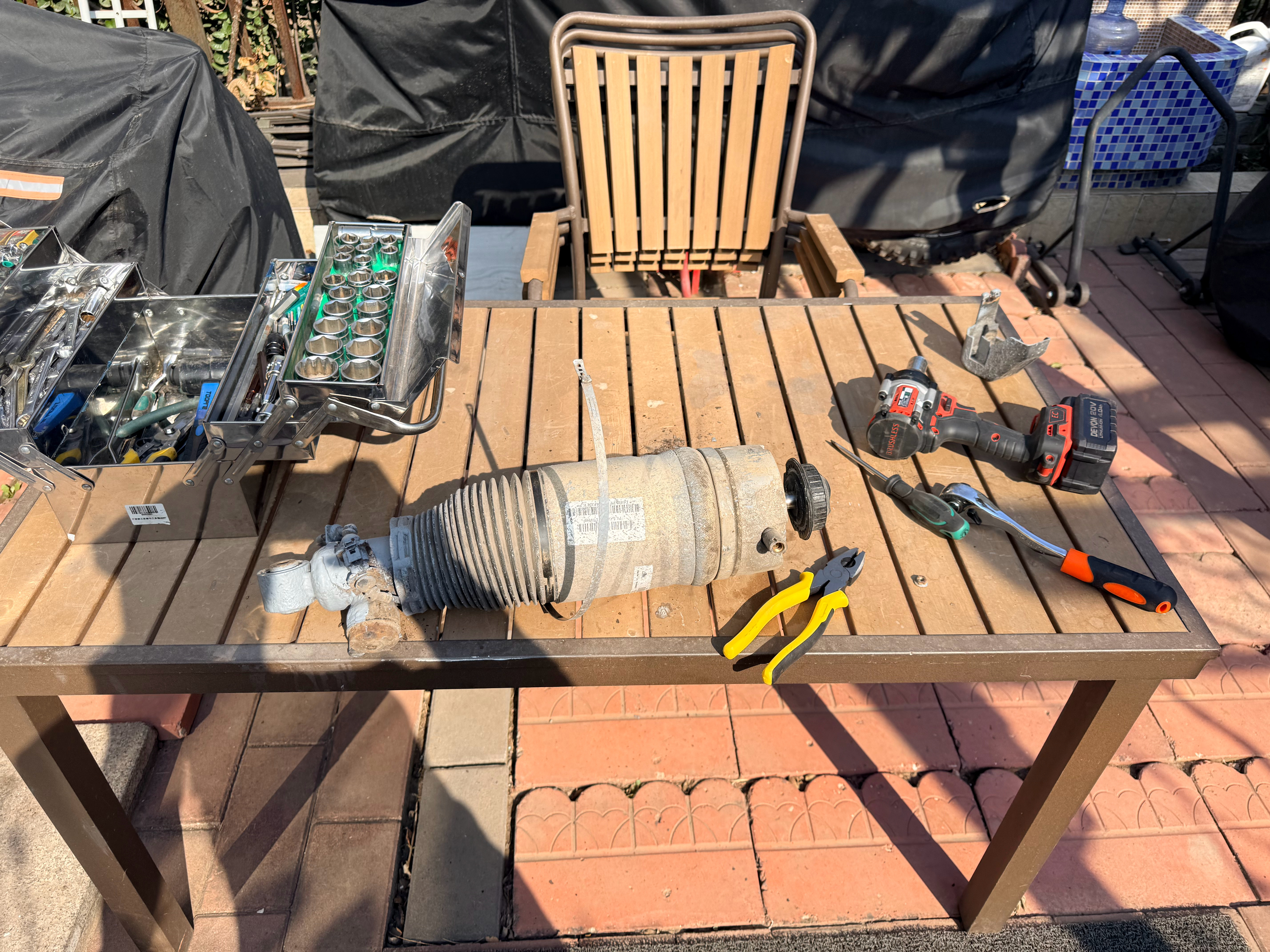 拆解个空气减震给兄弟们看看