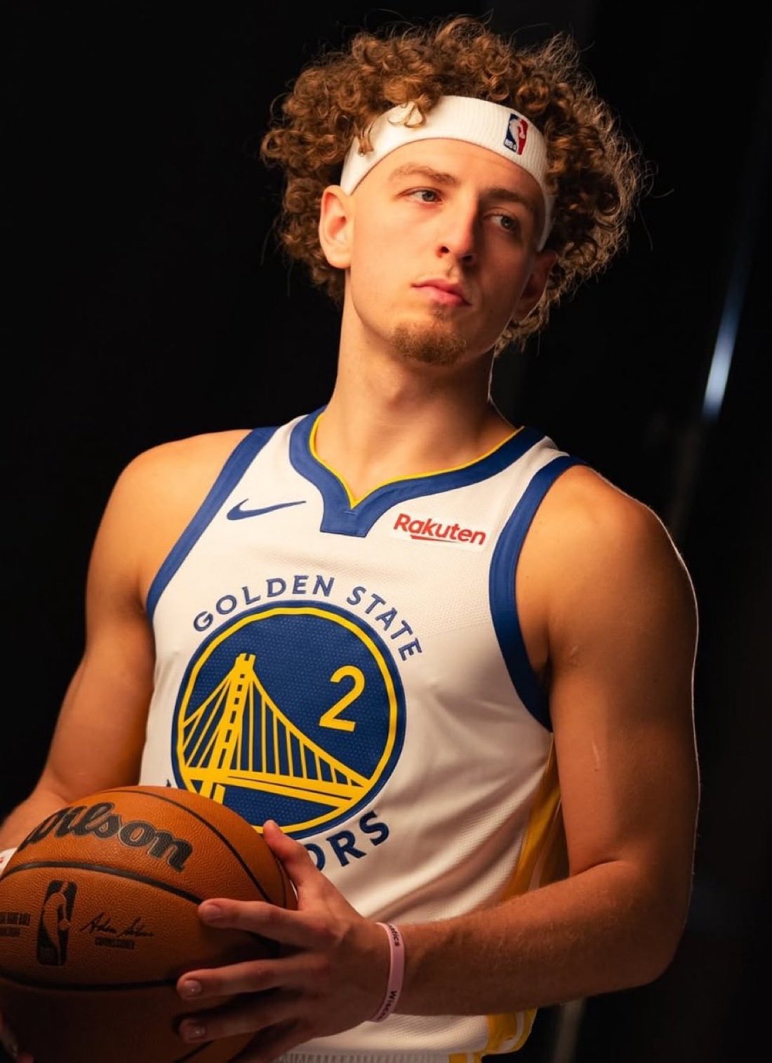 勇士队接受了布兰丁·波德齐姆斯基下赛季的球队选项，他将在第四年获得 570 万美