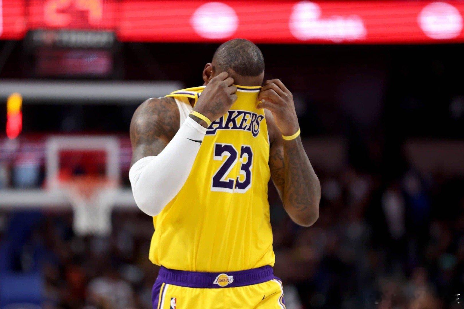 #nba# 今日进行的NBA常规赛，湖人124-108客场击败鹈鹕，排名西部第8