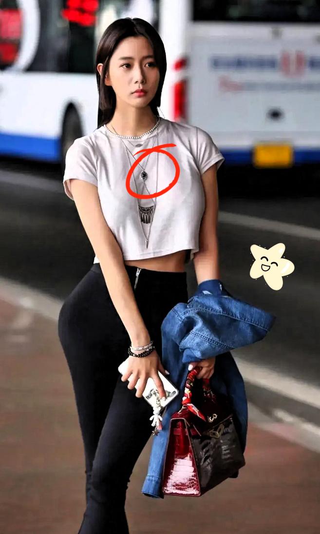 原来男人介意的，
从来不是老婆漂亮，
而是这点！

昨天跟老公唠嗑，我指着手机里