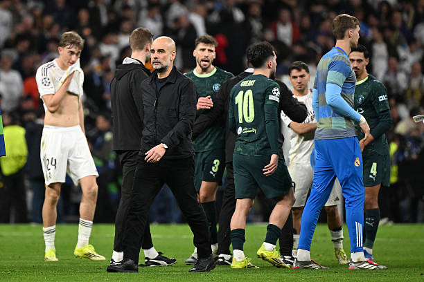 我觉得理性讨论战术、客观点评表现、合理提出批评这些都完全没问题，但一输球就各种谩