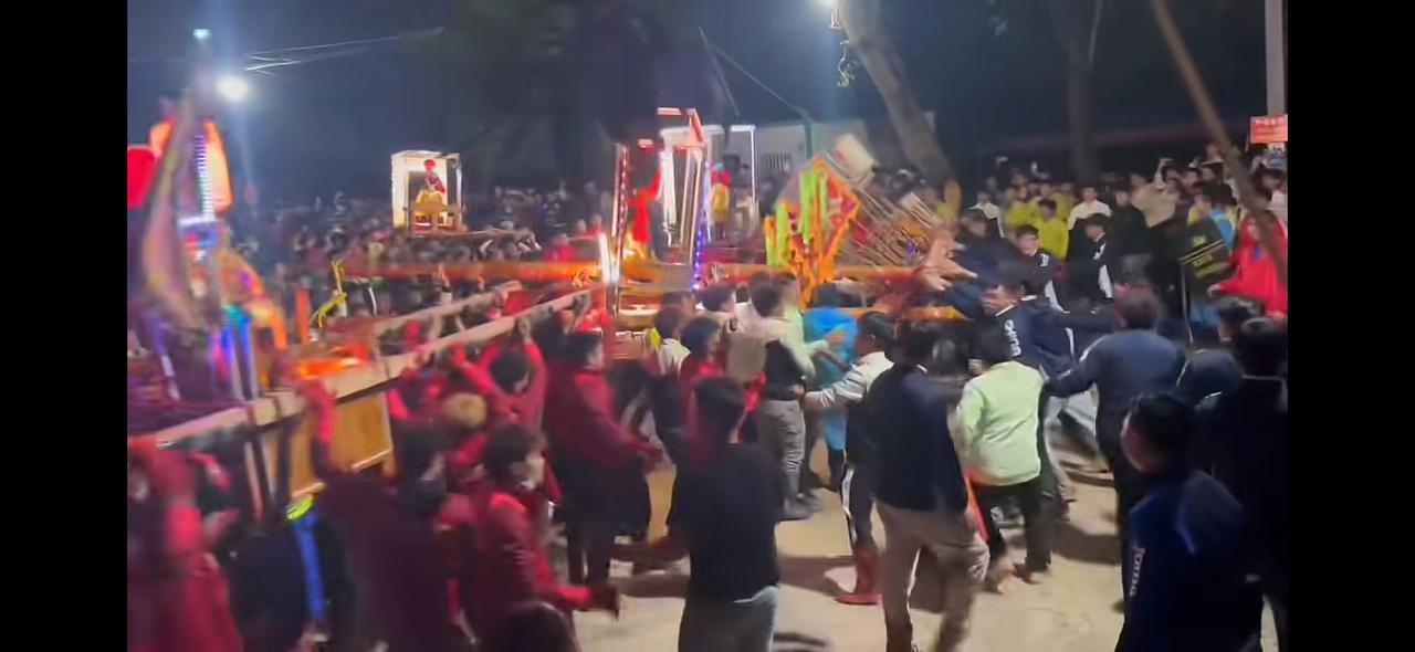 福建的游神文化，最近两年受到推崇。认为这才是传统，这才是有血性的信仰活动。
  