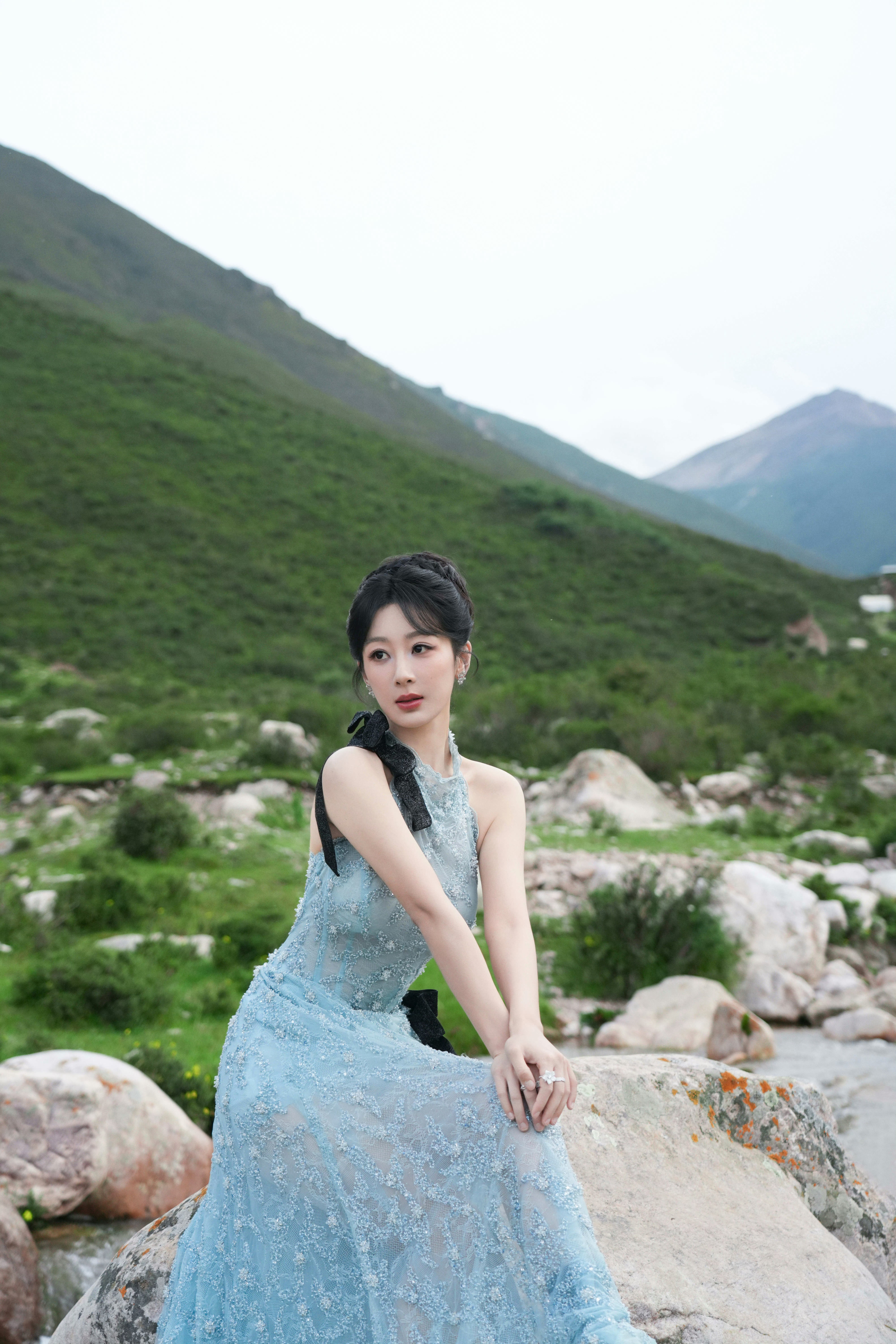 想看美背[馋嘴] 有没有会动的视频 ​​​