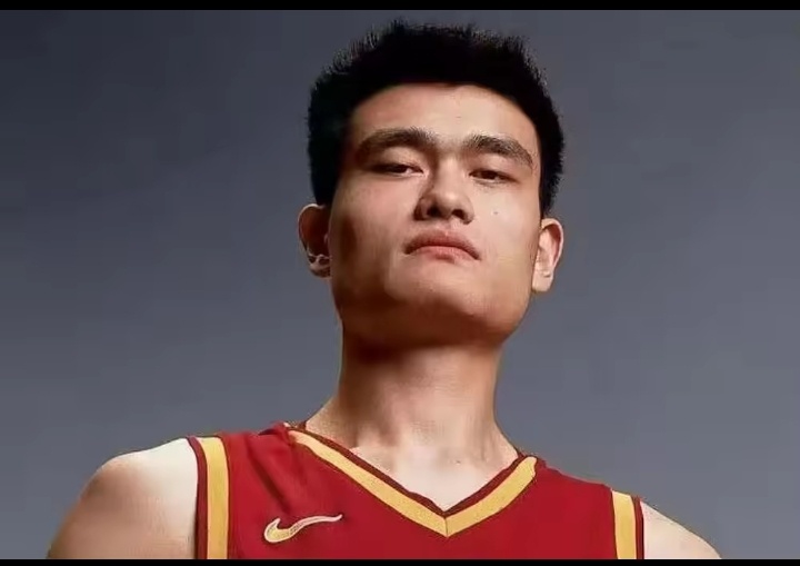 9月12日讯，今天是姚明46岁生日，NBA官方发文送上祝福，重温他标志性的41分
