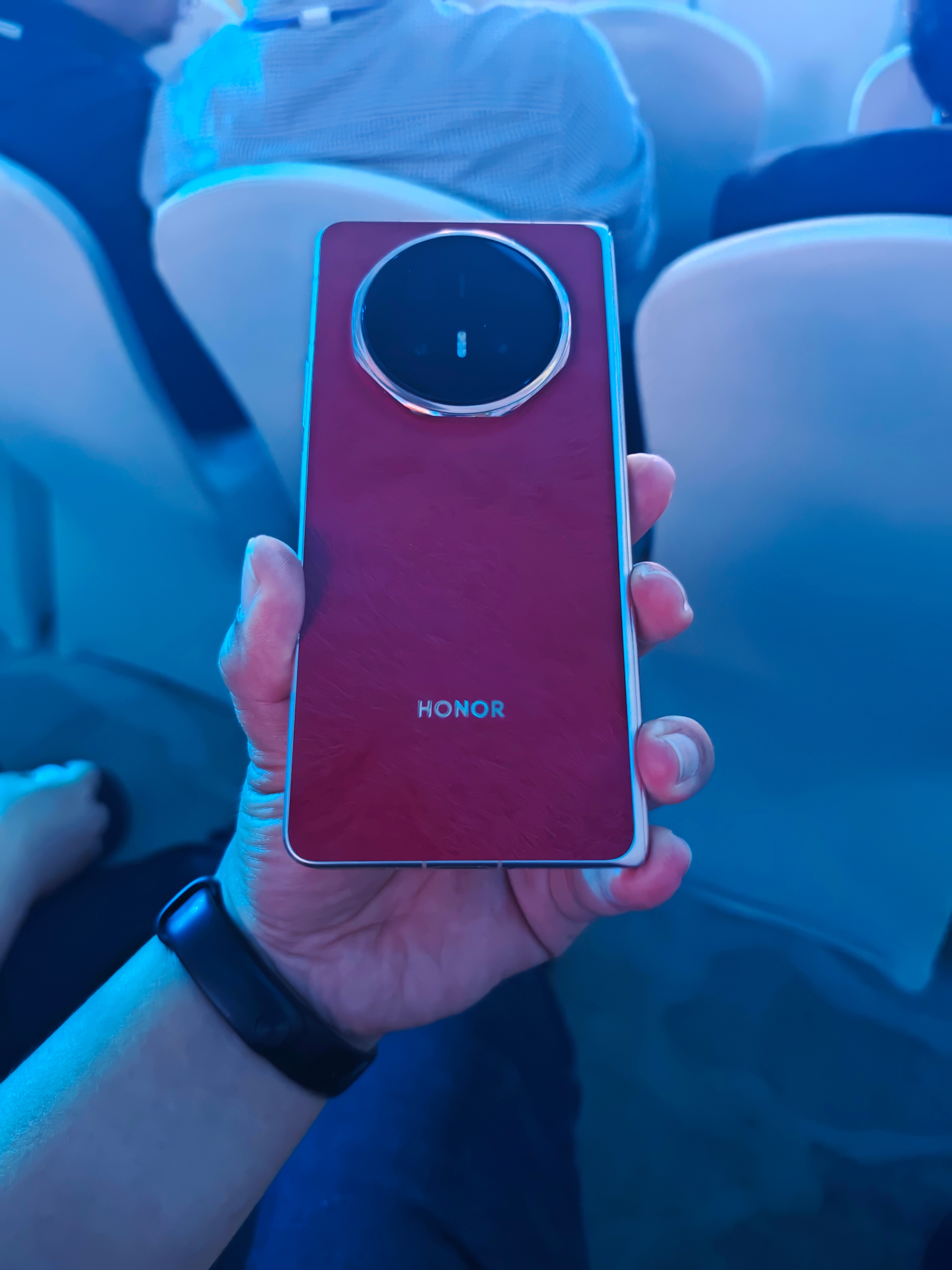 荣耀Magic V6，手感真的太棒了，爱了爱了！ 广州