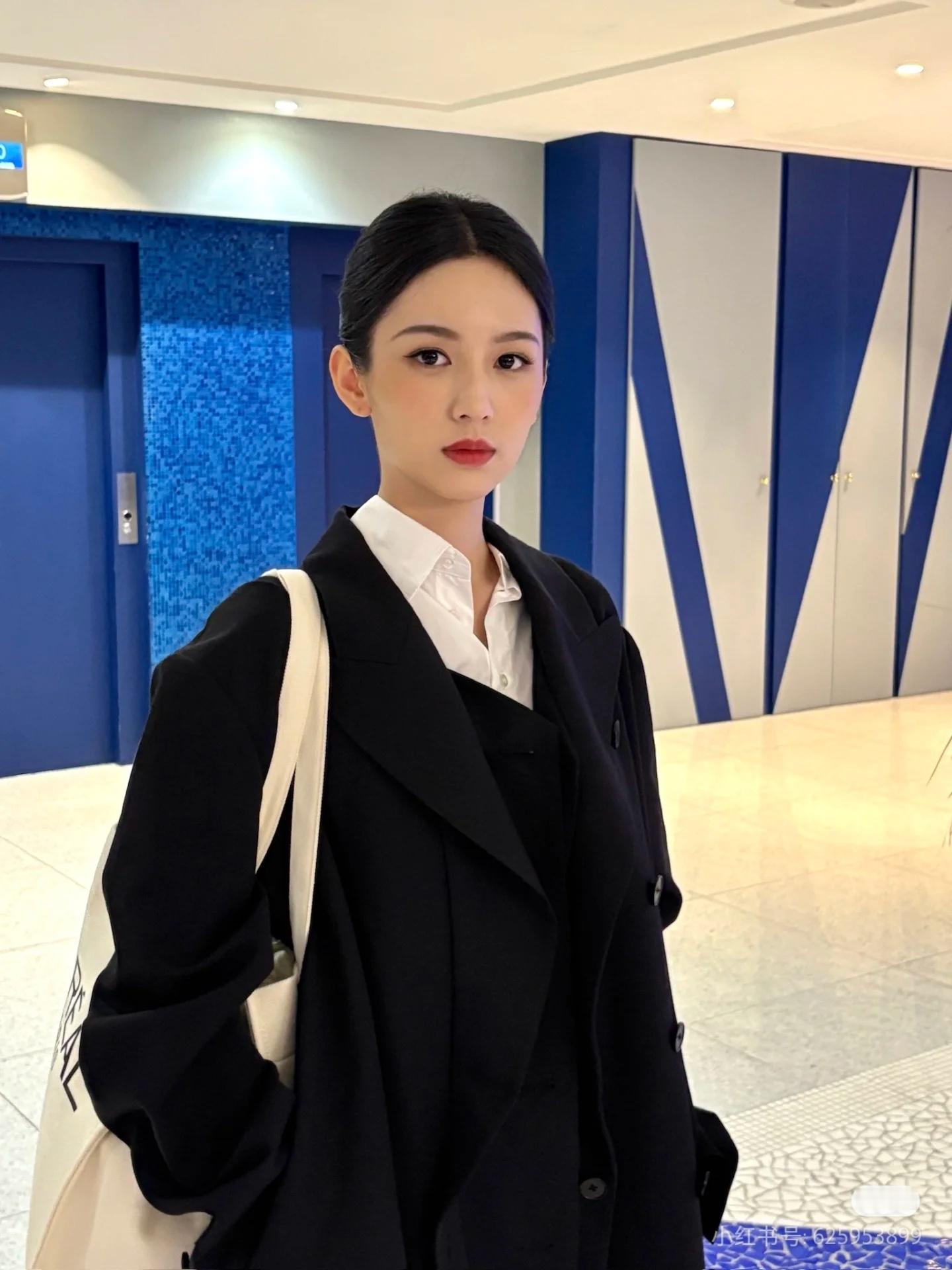 【周也】我的公务员女友周也新剧艺术总监郑晓龙 ​​​