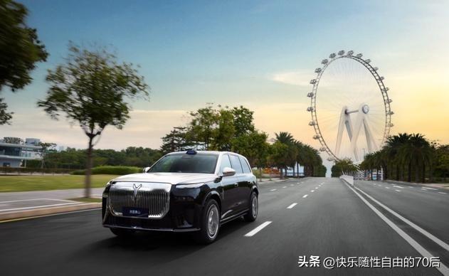 岚图泰山作为旗舰SUV，在硬件配置、设计气场、豪华体验和智能化方面表现突出，11