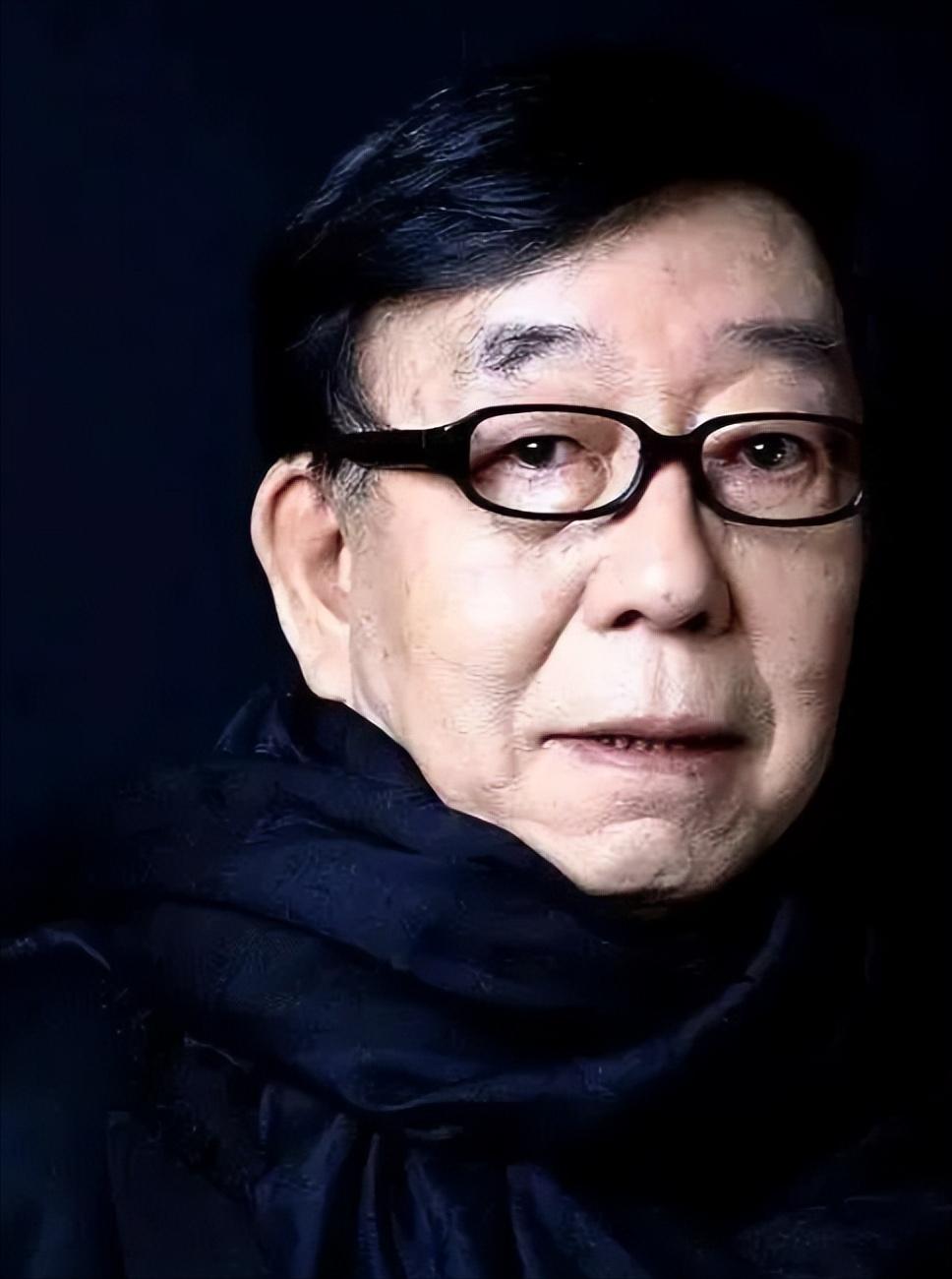 1983年，一位民工胡乱敲击饭盒的节奏被一个人无意间听到，谁曾想，就是这个敲饭盒