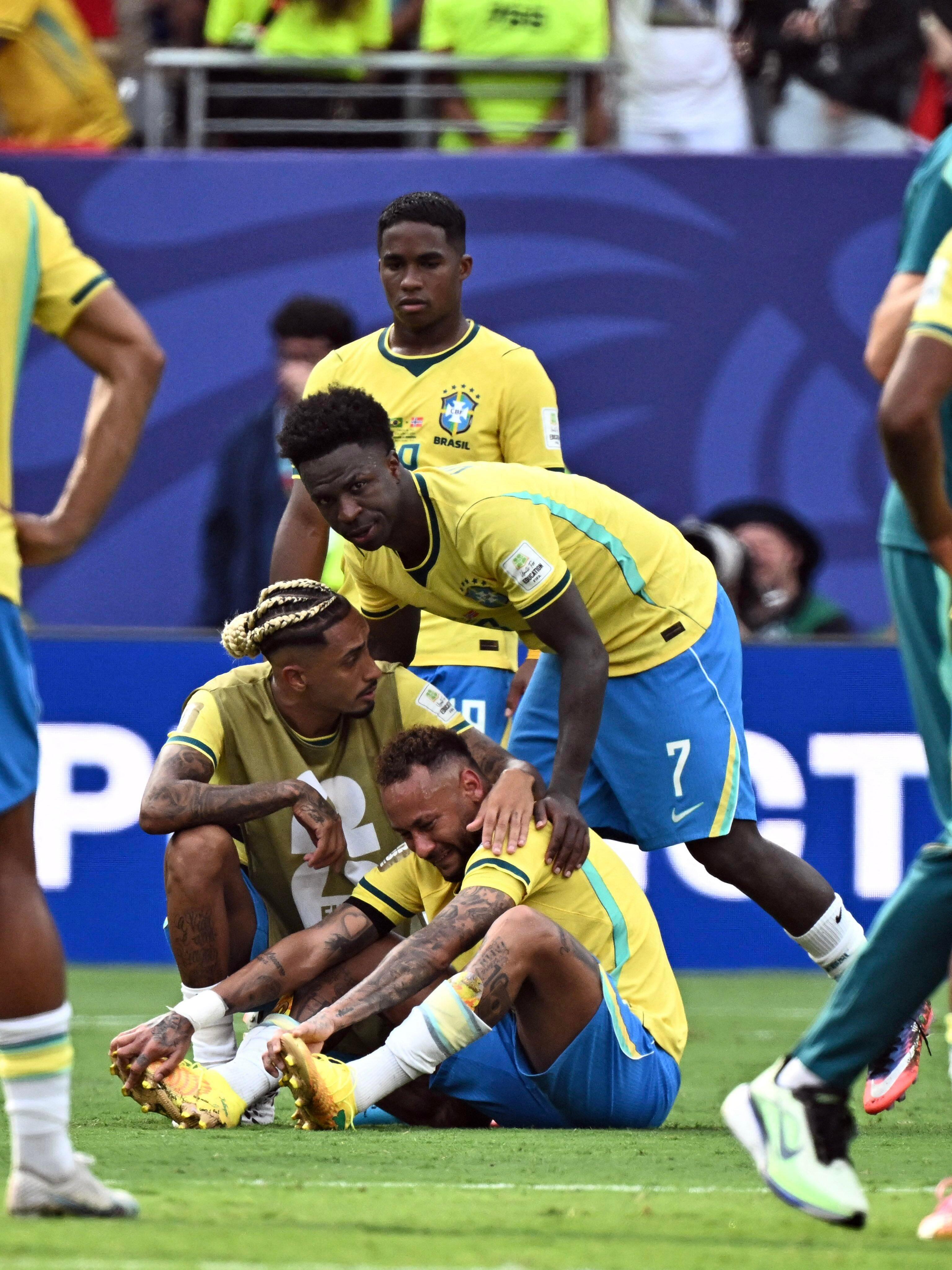 内马尔从巴西国家队退役💚🇧🇷内马尔正式宣布退役巴西国家队，不再代表巴西出征
