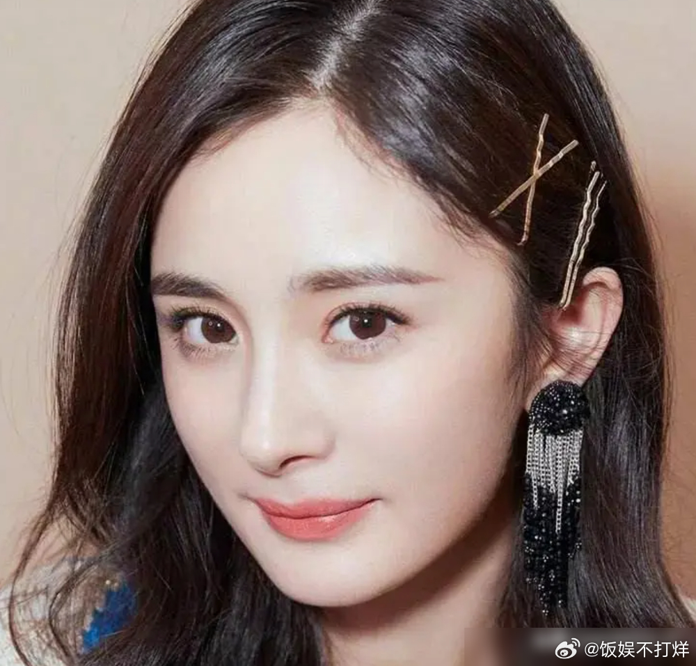 看了杨幂的对赌协议，才知道她和刘恺威离婚，真不只是感情问题。  那几年，杨幂签了