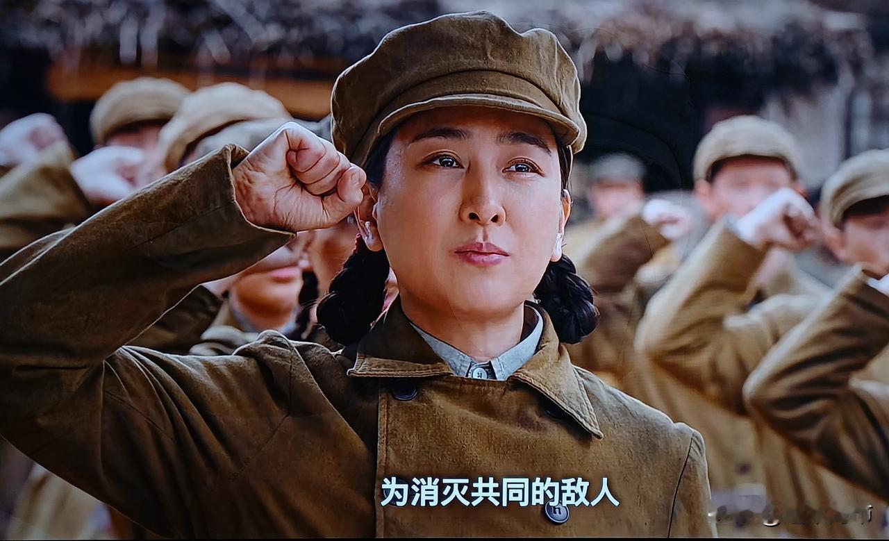 看到《战旗如画》第十四集，发现该剧的故事结构与多年前的《三八线》非常相似。
1.