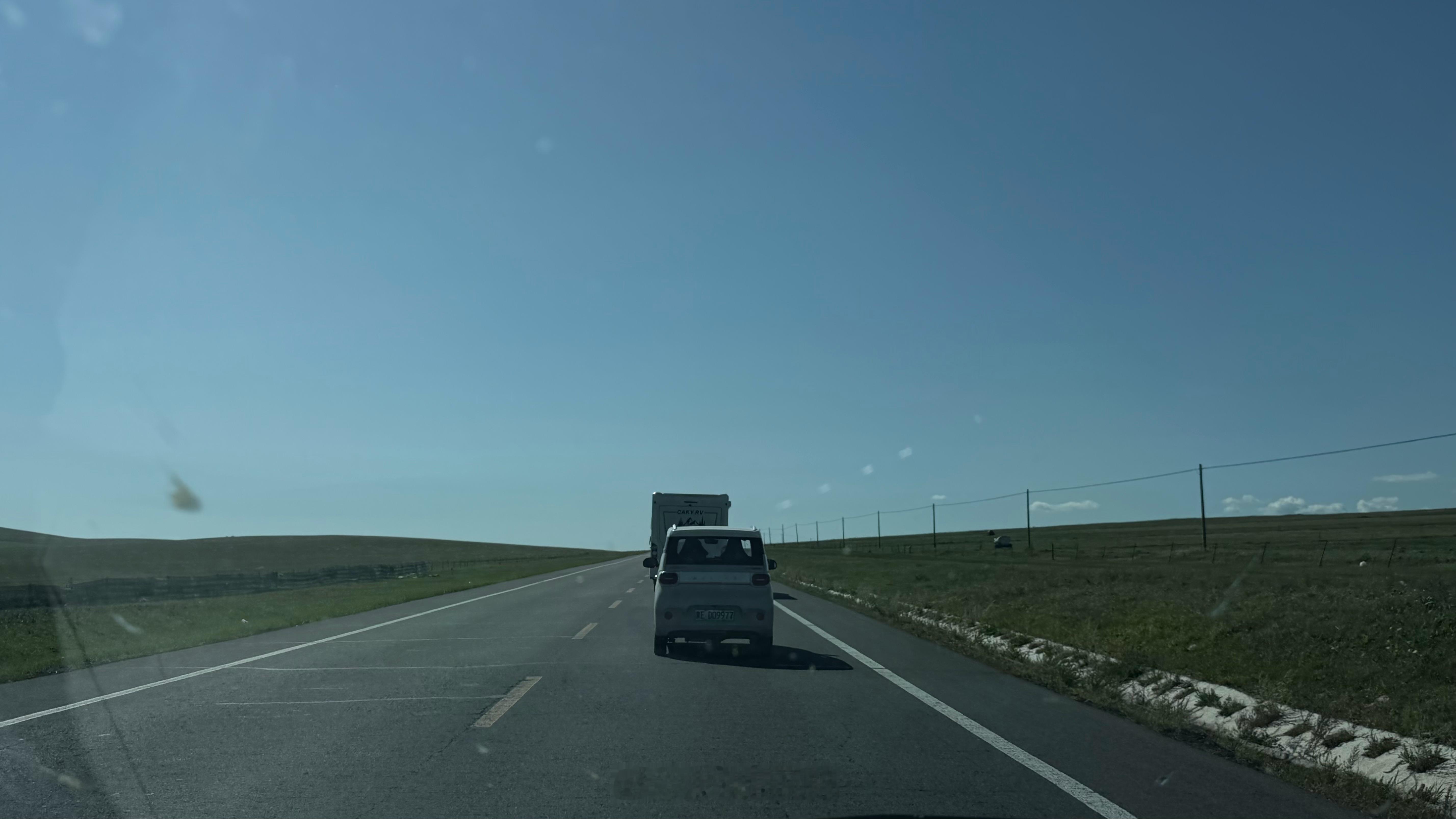 什么是神车？五菱就是一个传说居然在遍地草原，充电设施不完善的额尔古纳，见到一台五