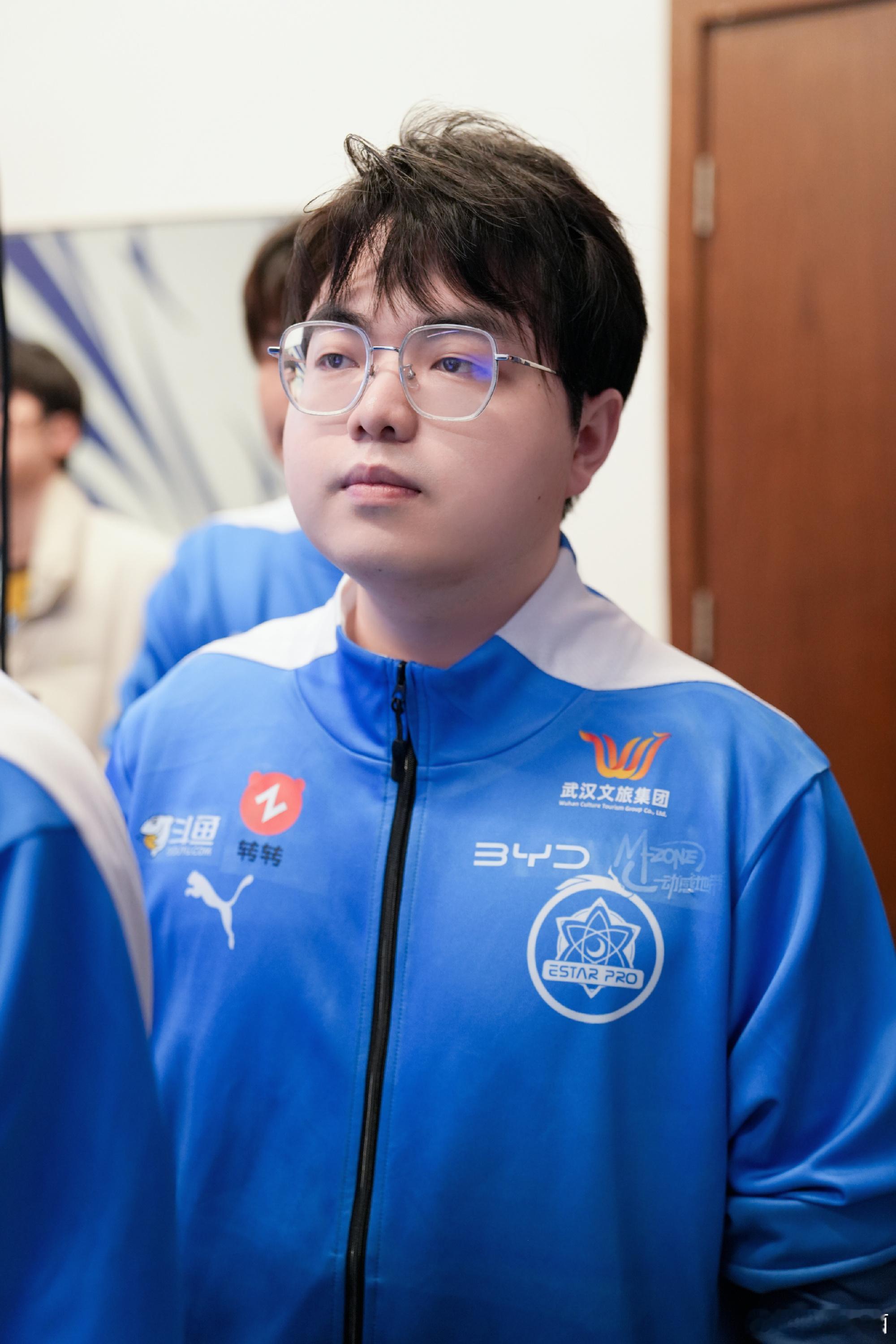 KPL[超话]  eStar官宣子阳离队 eStar官宣子阳离队，希望子阳即便离