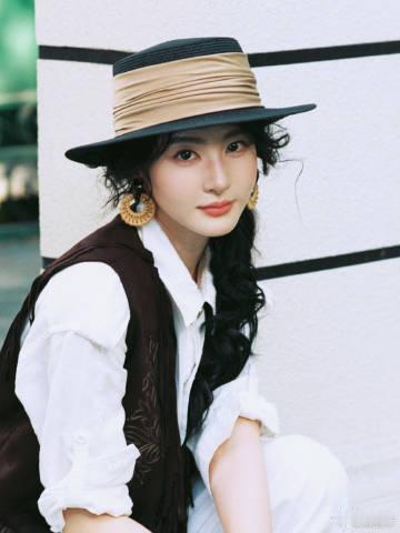 被赵晴复古画报感美晕了赵晴西部牛仔十五宫格 赵晴西部牛仔十五宫格，真的是把我美晕