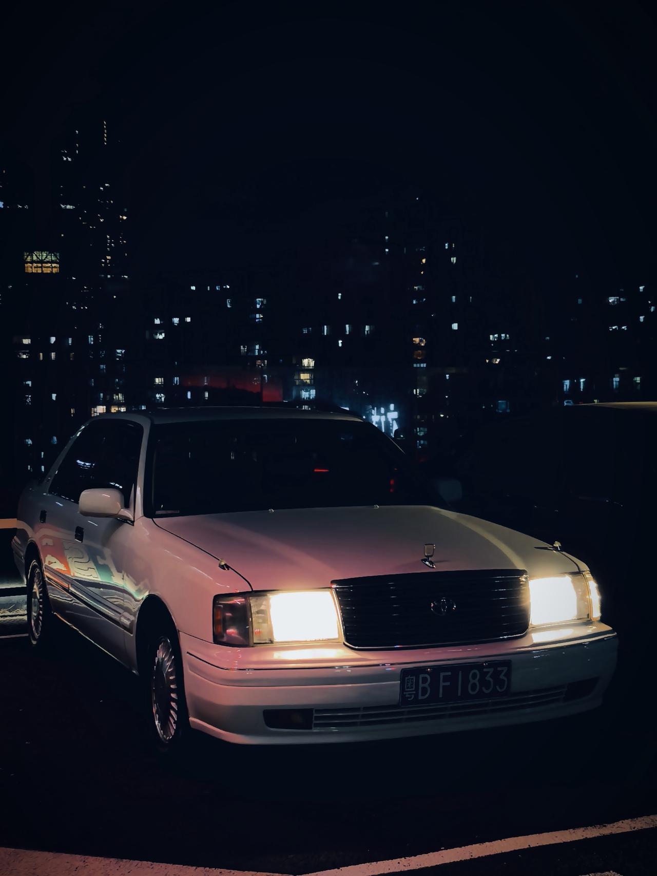 复古老车 经典的车型永不过时 夜拍汽车 抖音汽车摄影 皇冠155