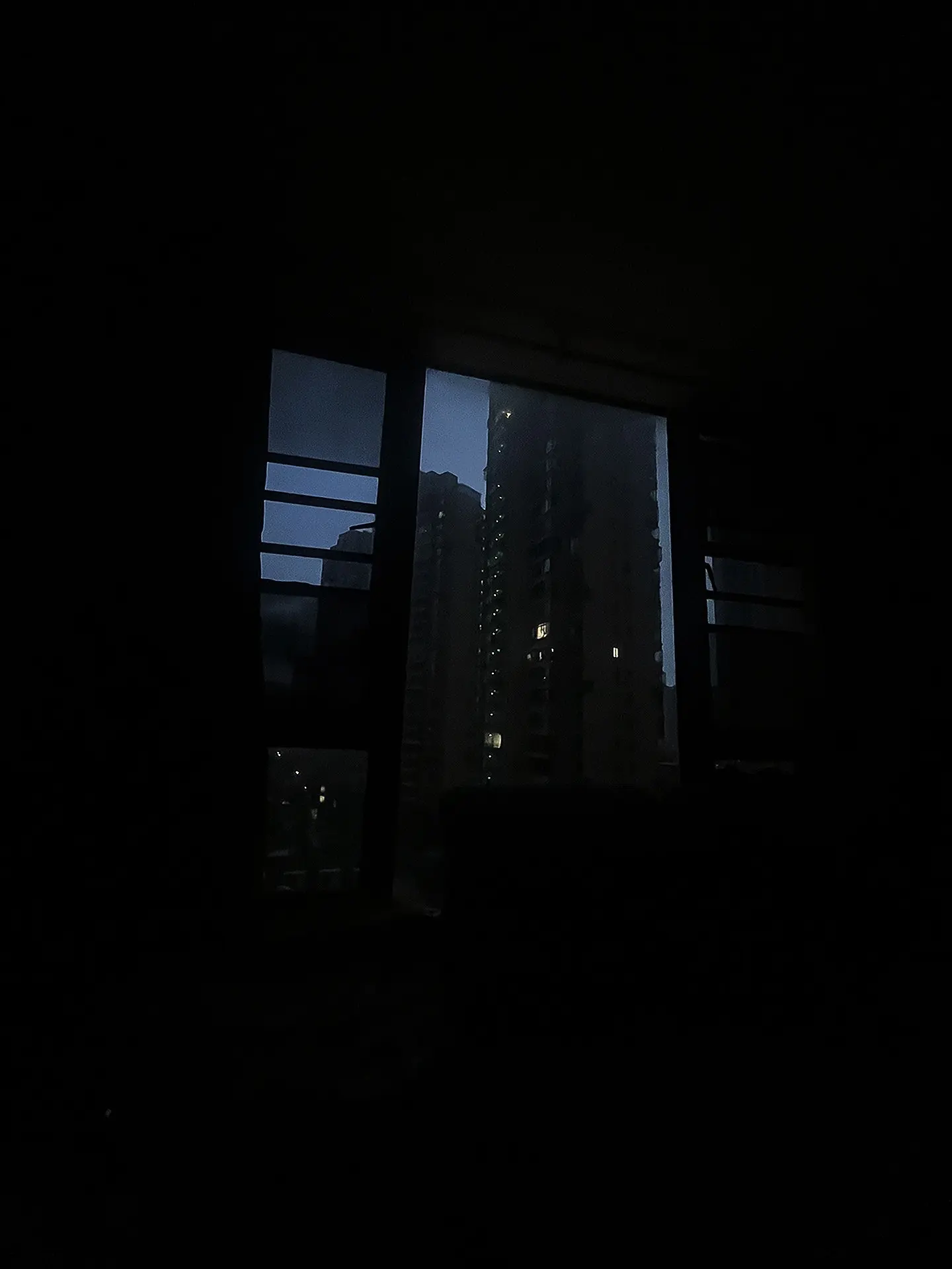 为什么我们之间非要争个对错才好 有时候我觉得分开就分开吧 不要彼此耽误...