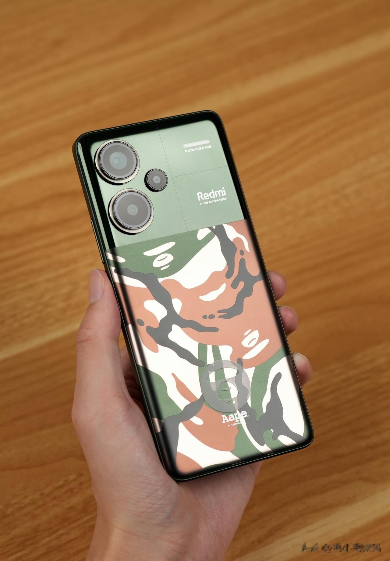 如果不说，你能猜到这是才2000出头的手机？

redmi 近几款新机的颜值是真