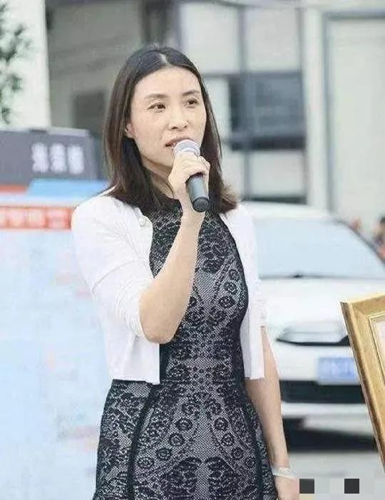 1998年底，申通快递创始人聂腾飞出车祸死亡，14年后，妻子却嫁给了聂腾飞的司机
