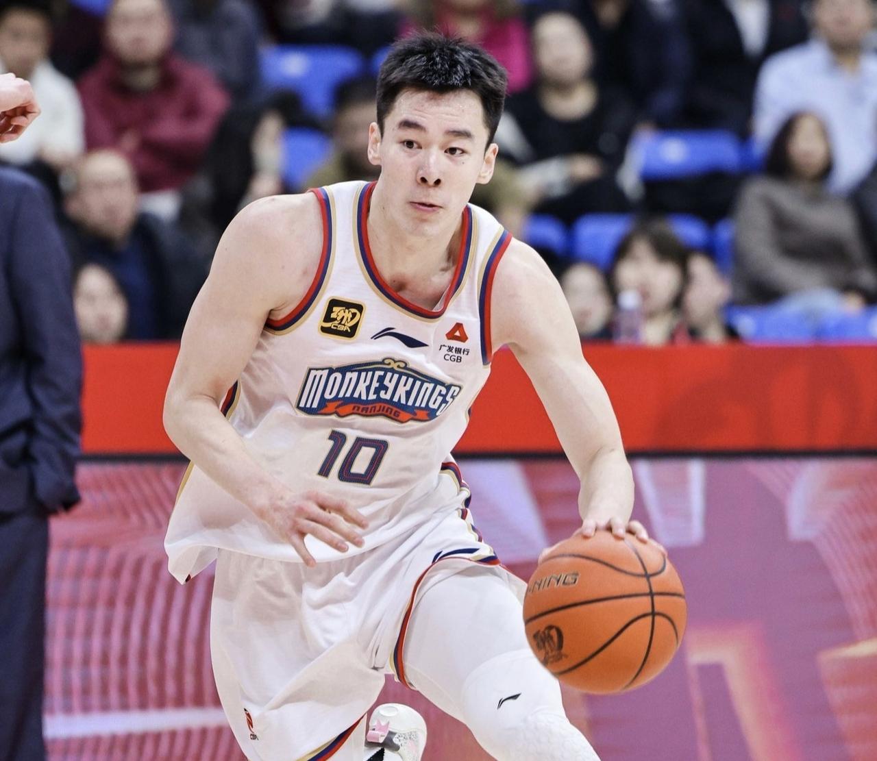休赛期MVP！郭昊文一直在国外努力训练！

就当CBA的国内球员在愉快享受休赛期