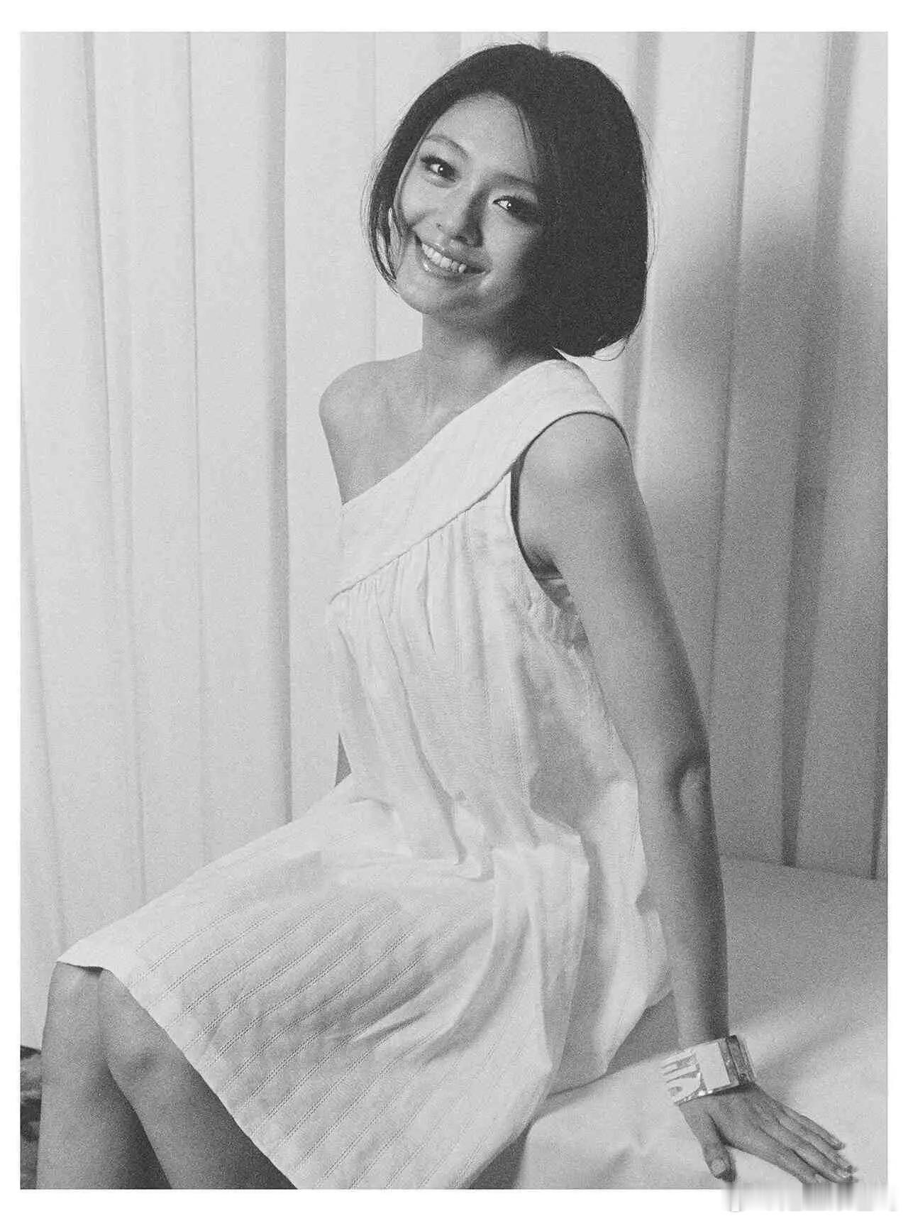 摄影师分享了一组大S未经发表的照片！2007年冬天，摄影师为大S拍摄了一组照片，