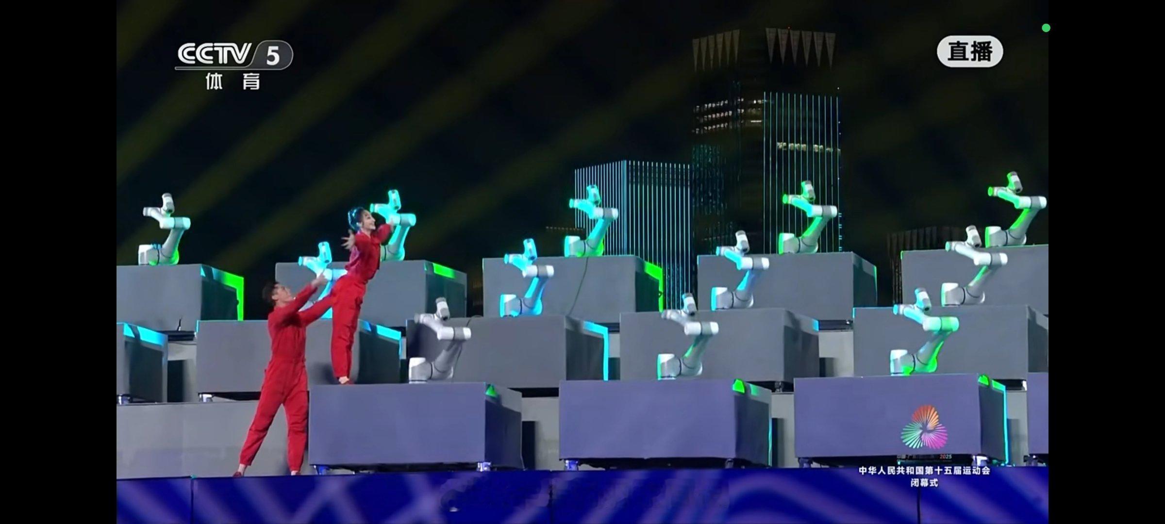 看到机械臂就想到机器人咖啡贩卖机