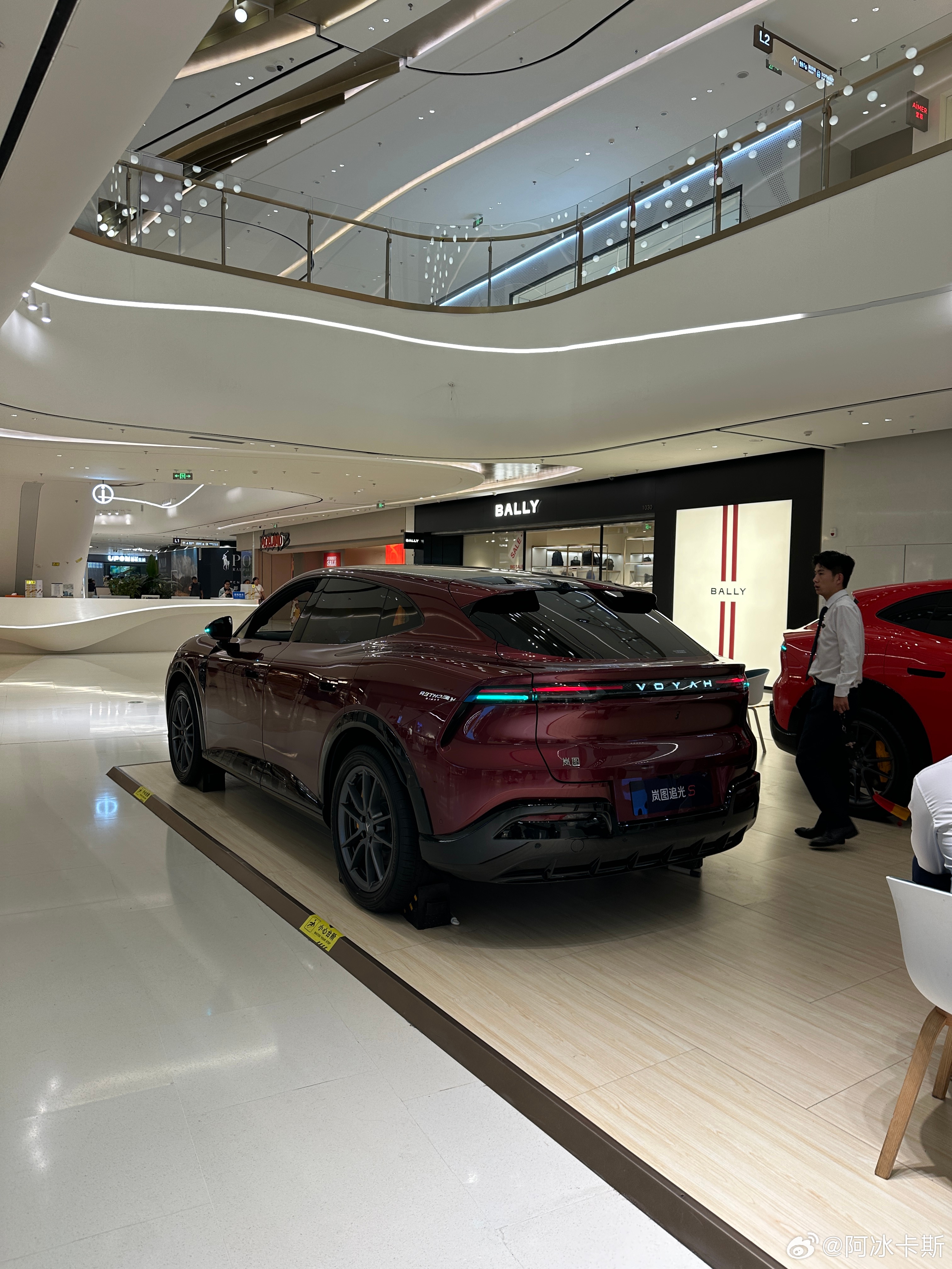 应该还不有几辆国产purosangue 会跟大家见面～ 北京·湾里·王府井Wel