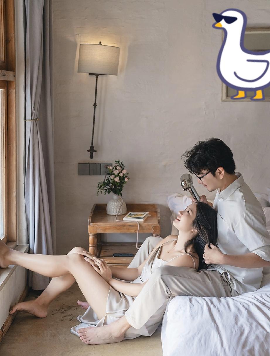婚姻中最忌讳的
就是对未来的感情过度憧憬，
因为人是会变的，感情也是会变的，我们