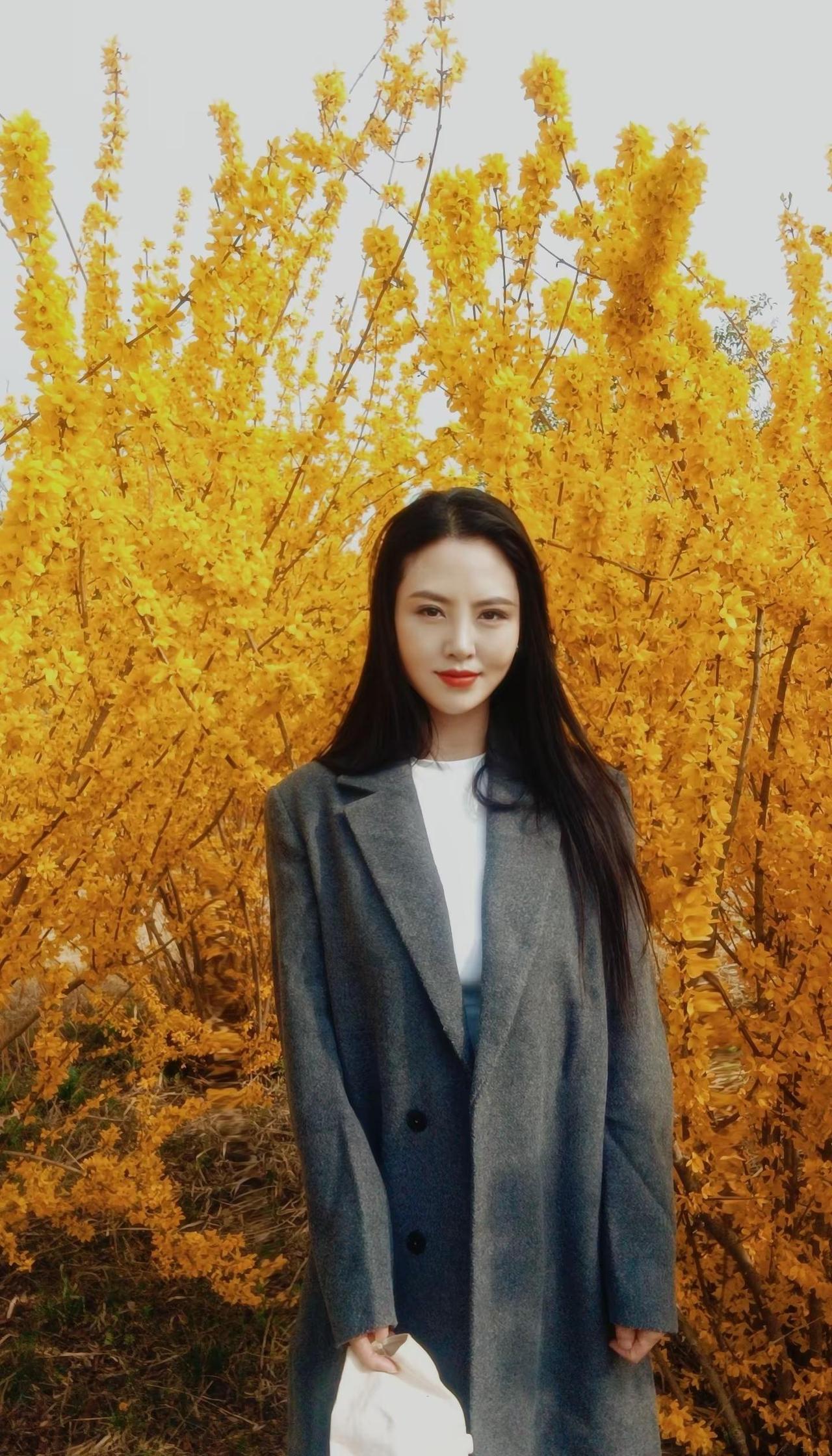 只想把自己养的越来越快乐平静，其他的都不感兴趣，生活并不是每天都新鲜，安稳比什么