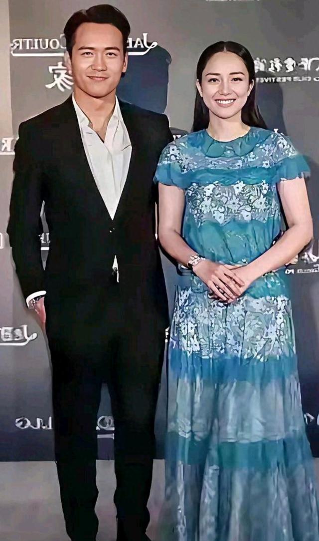 高云翔现任妻子，温婉大气低调过日子
 
她是圈外从业者，深耕外贸行业多年，做事干