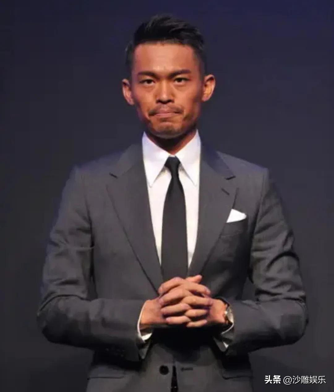 林丹，正面硬刚！

3月14日深夜，“超级丹”林丹突然冲上热搜。这一次不是因为他